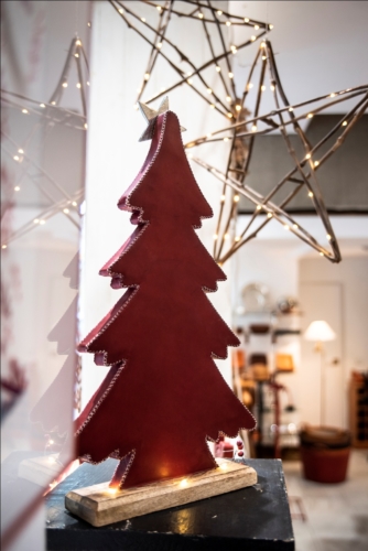 arbol de navidad en cuero rojo