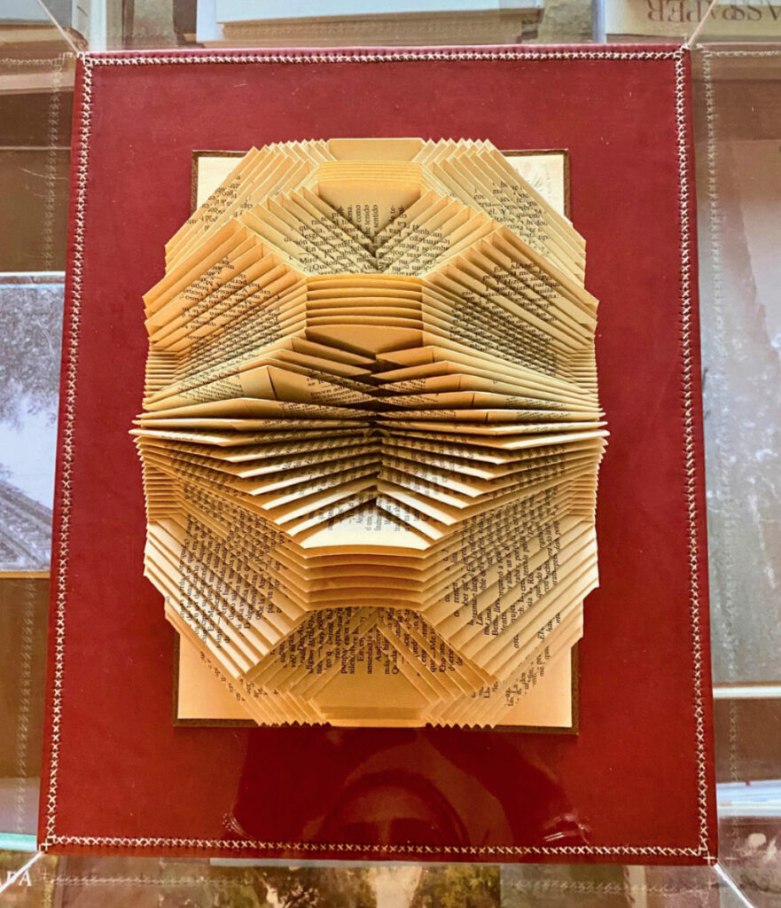 Foto Escultura - Ecos en relieve Sol&Luna