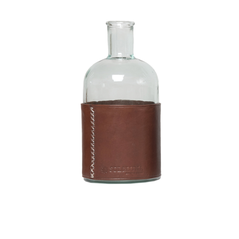 https://www.solxluna.com/wp-content/uploads/2-PN932LD-Large-water-carafe-and-leather-brown.jpg